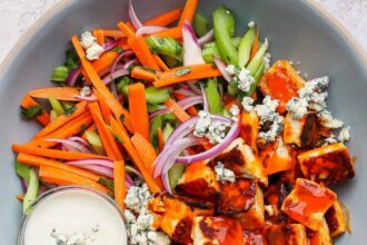 Buffalo halloumi salad 04.jpg