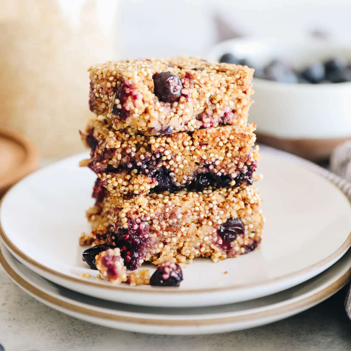 Blueberry quinoa bars 11.jpg