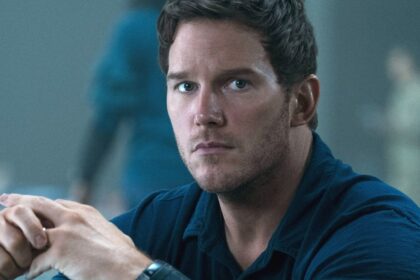 Chris pratt looking off screen in the tomorrow war.jpg