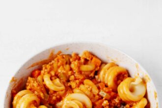 Meaty vegan bolognese with tvp 6.jpg