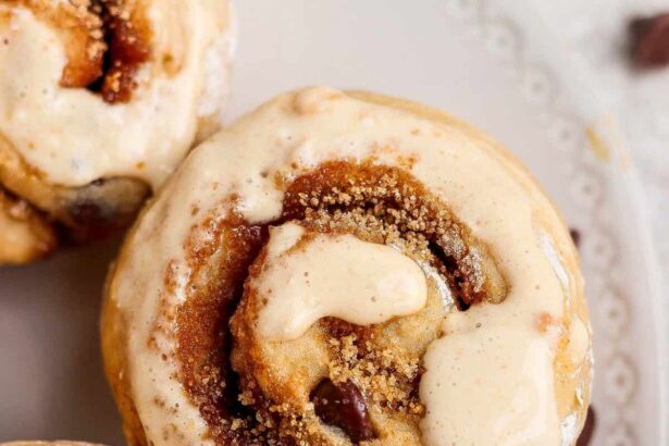 Pb choolate protin cinnamon rolls 01.jpg