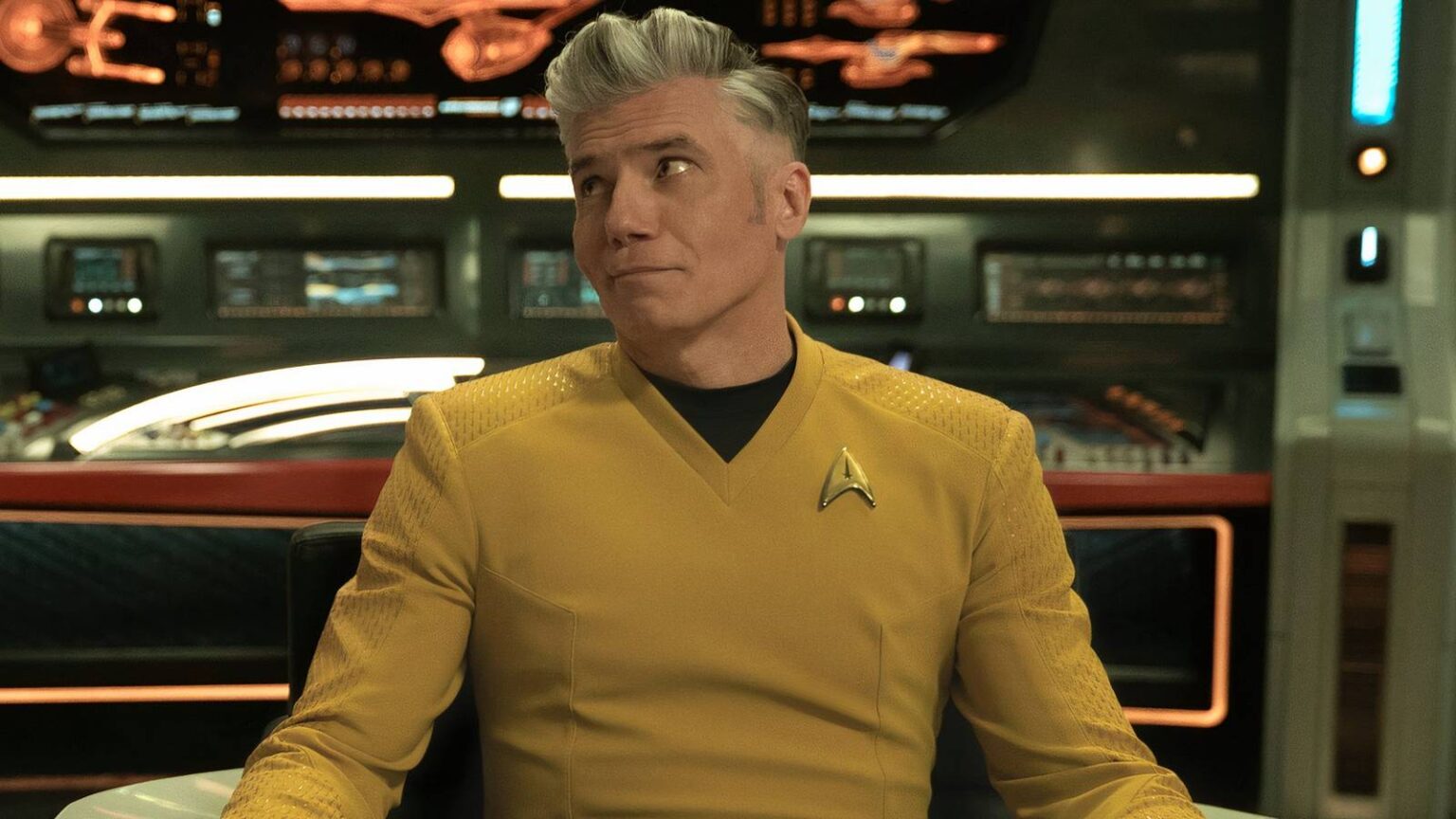 Captain pike smirking in star trek strange new worlds.jpg