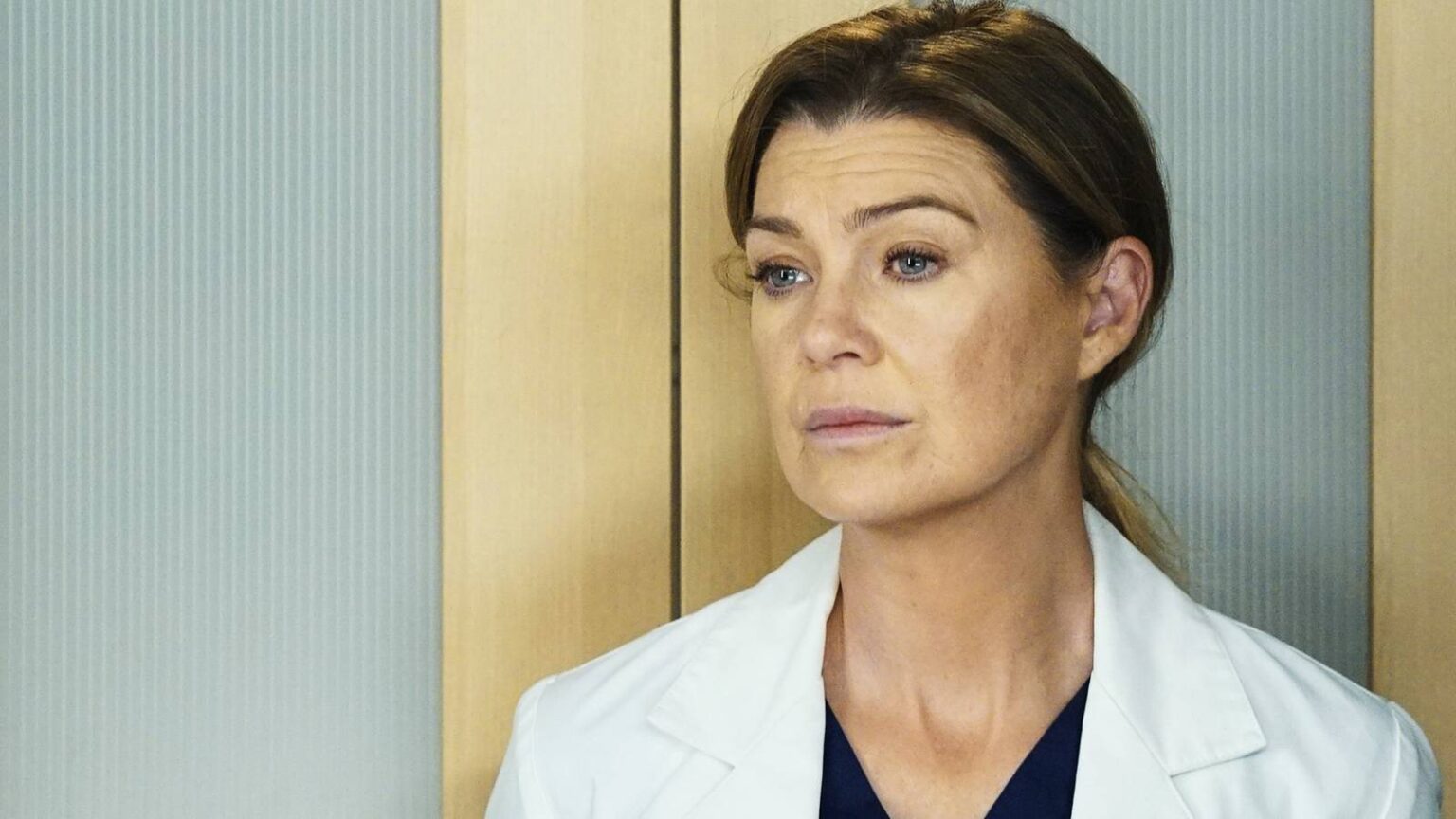 Ellen pompeo as meredith grey in grey s anatomy.jpg
