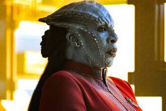 Lura thok starfleet academy.jpg