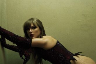 Taylor swift standby e1759620022764.jpg
