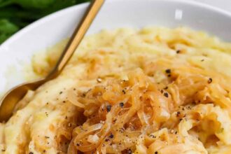 Caramelized onion mashed potatoes 02.jpg