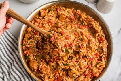 Cajun chicken sausage orzo horizontal 4024.jpg