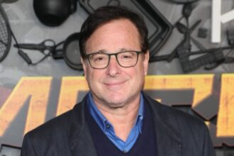 Full house stars pay tribute to bob saget on 4th death anniversary gettyimages 1357982790.jpg
