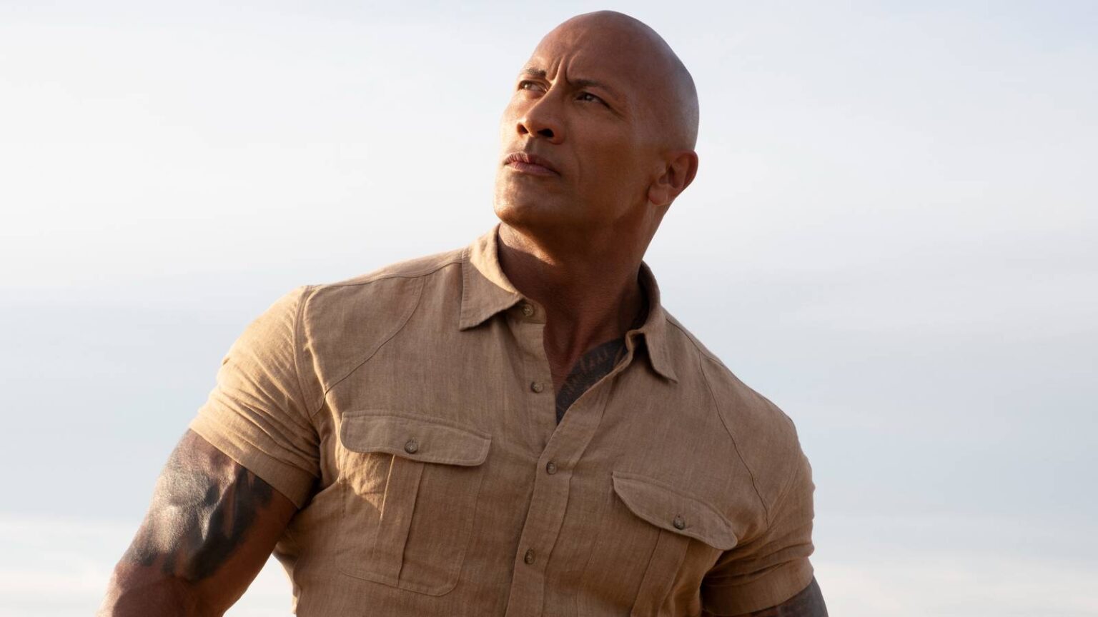 Dwayne johnson as dr smolder bravestone in jumanji.jpg