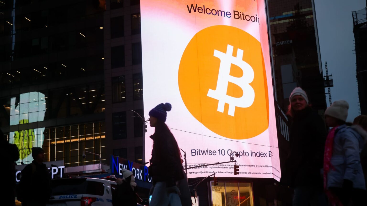 108239359 1765316609703 gettyimages 2250342442 us crypto.jpeg