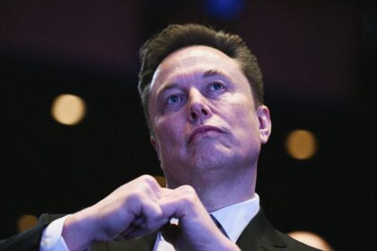 Elon double dipping iran support politics 2246892016.jpg