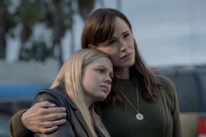 How did the last thing he told me season 1 end what to remember before season 2.jpg