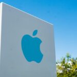 Apple bldg logo gettyimages 1027178498.jpg