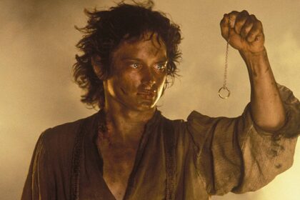 Frodo holding the one ring in the lord of the rings.jpg