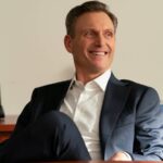 Tony goldwyn in hacks.jpg