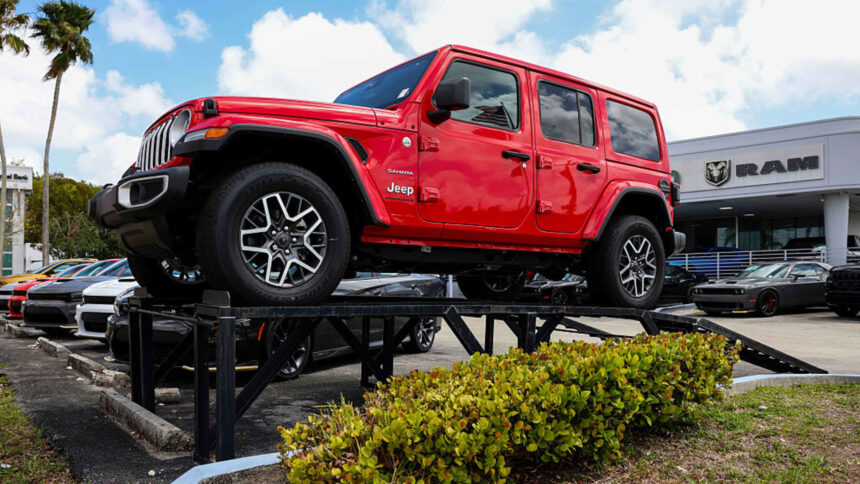 108177269 1753465970093 gettyimages 2208317409 auto tariffs.jpeg