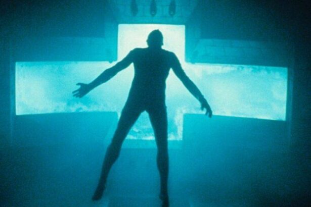 9 event horizon starring sam neill and lawrence fishburne.jpg