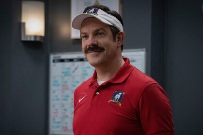 Jason sudeikis as ted lasso in ted lasso season 3.jpg