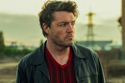 Tom burke as guy in legends on netflix.jpg