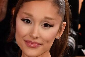 Ariana grande scaled e1780064973869.jpg