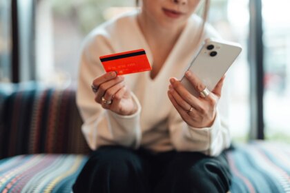 Explainer wipe out credit card debt.jpg