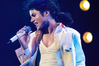 Jaafar jackson as michael jackson performing onstage in michael 2026.jpg