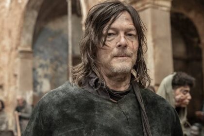 Norman reedus as daryl looking into the camera in the walking dead daryl dixon season 3.jpg
