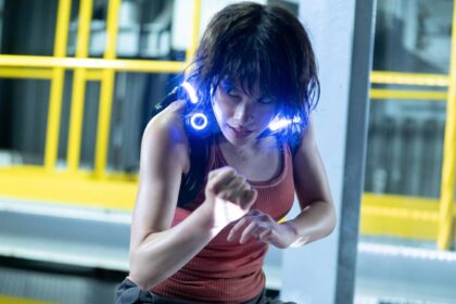 Tao tsuchiya as yuzuha usagi in season 2 of alice in borderland.jpg